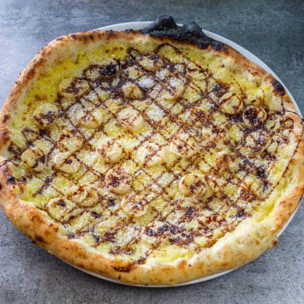 Pizza pâtissière Banane Chocolat Noix de coco